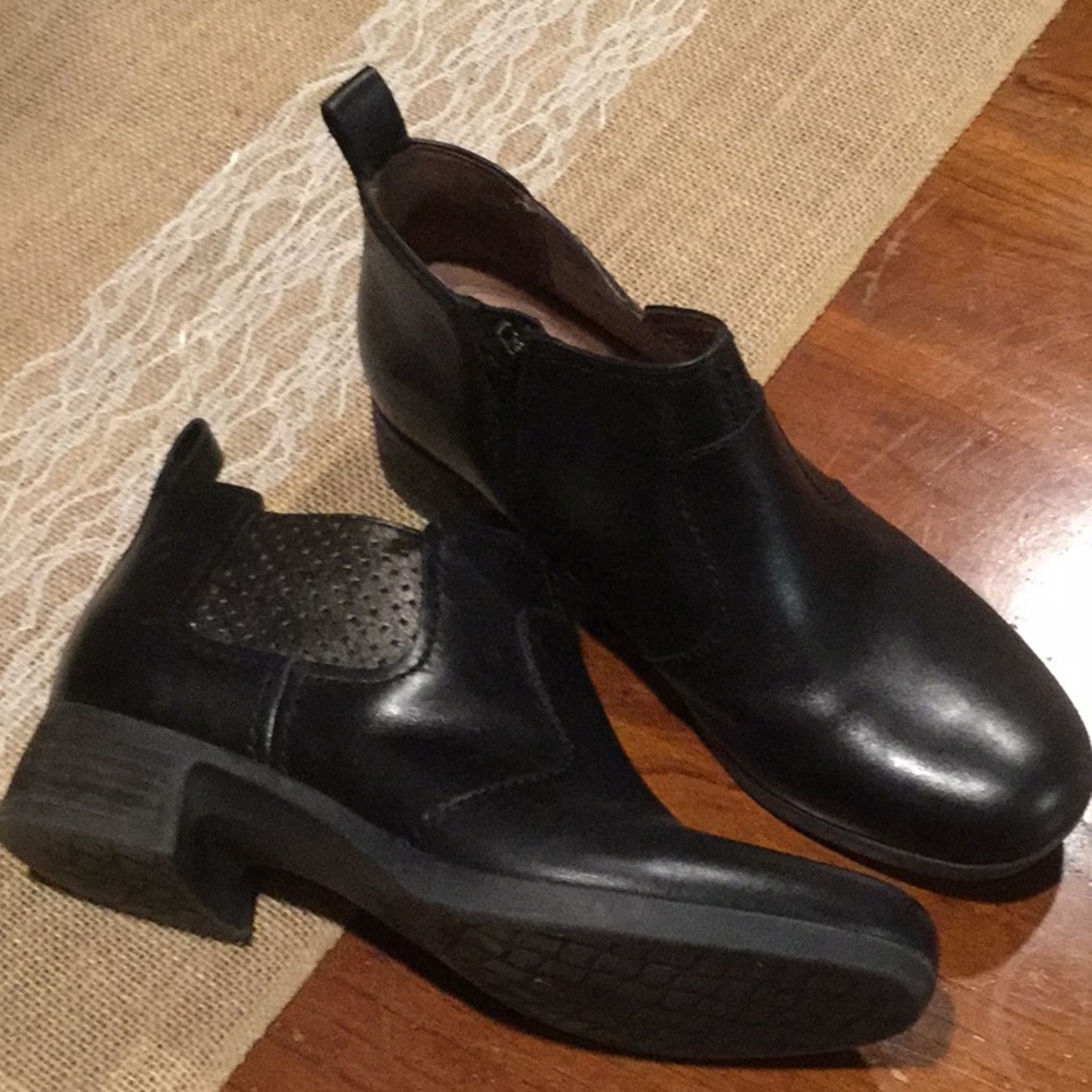 Dansko black ankle booties size 6